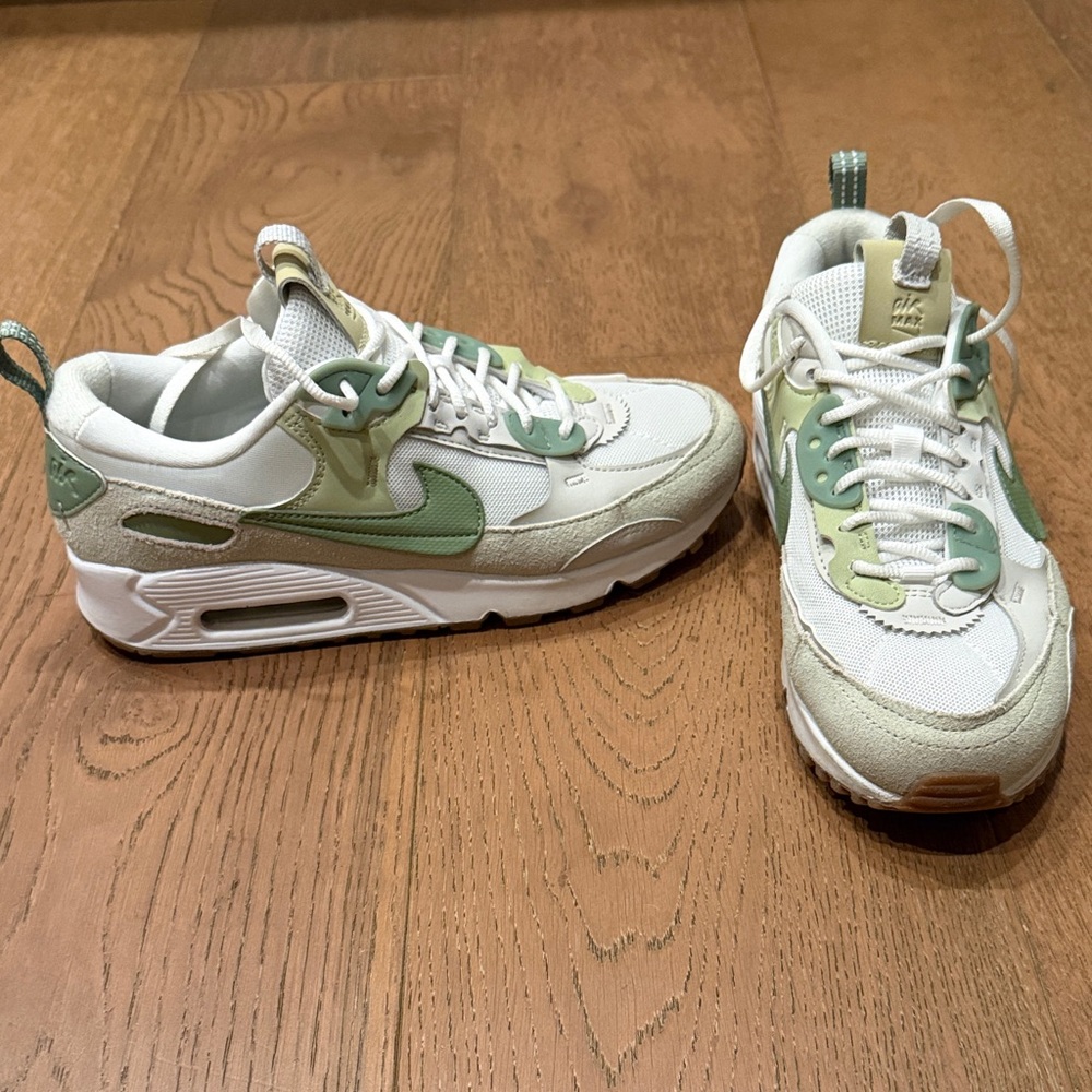 Nike women’s Air Max  - White & green